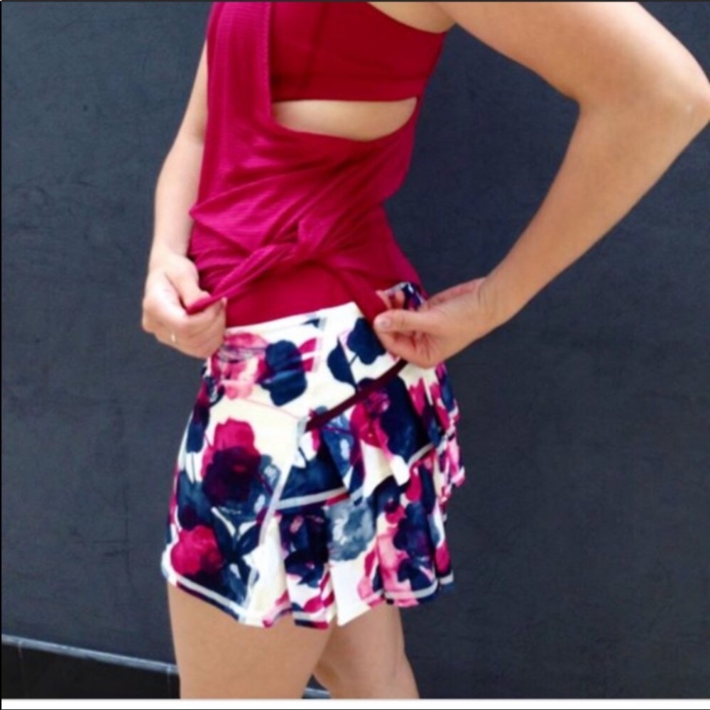 RARE Lululemon 10 Pace Setter Skirt Inky Bumbleberry Floral Ghost Red Navy